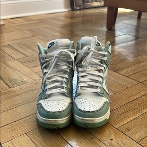 Nike Women's Sneakers - White and Light Green